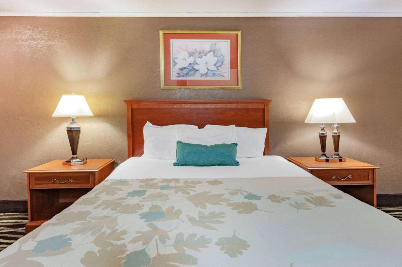 Hotel Travelodge By Wyndham 3*