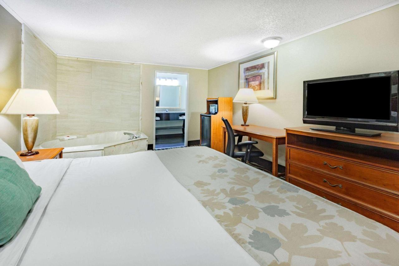 Travelodge By Wyndham 3* Monroe